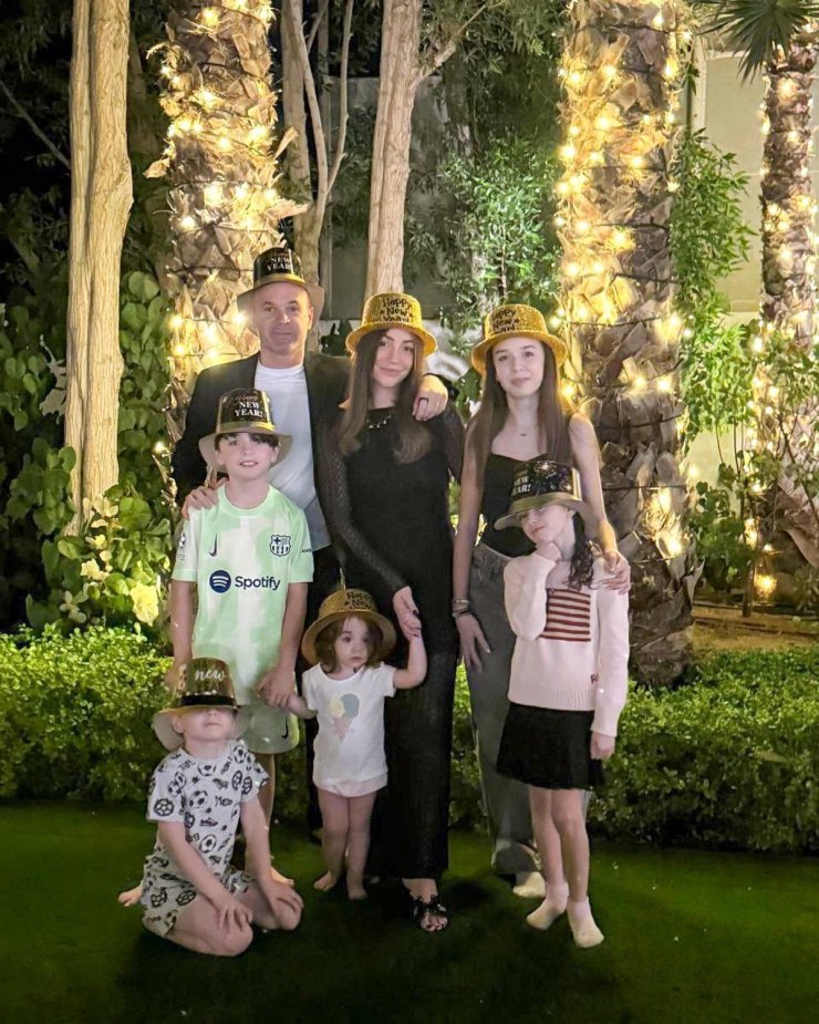 Ronaldo mostrou fogos de artifício a Georgina, Bystrov descansou debaixo da árvore de Natal. Como os jogadores de futebol comemoraram o Ano Novo