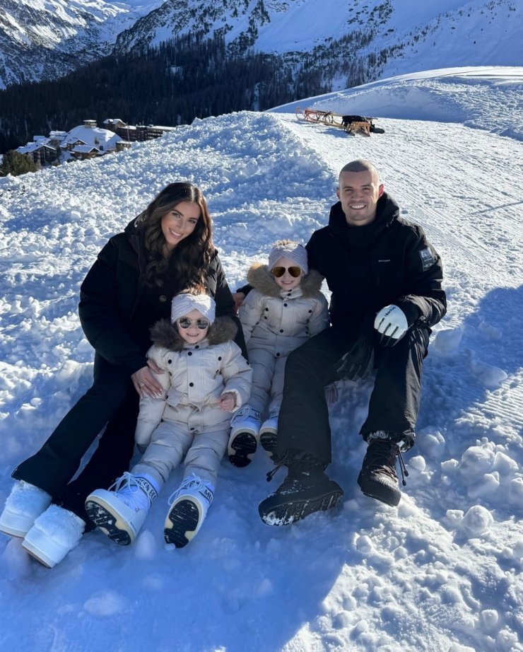 Ronaldo mostrou fogos de artifício a Georgina, Bystrov descansou debaixo da árvore de Natal. Como os jogadores de futebol comemoraram o Ano Novo