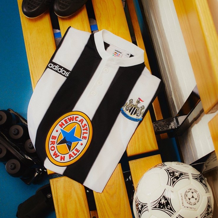 Adidas menerbitkan kembali perlengkapan retro Newcastle