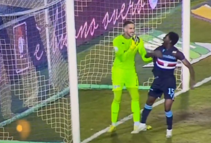 Sampdoria player pretends to be a monkey in response to racist chants