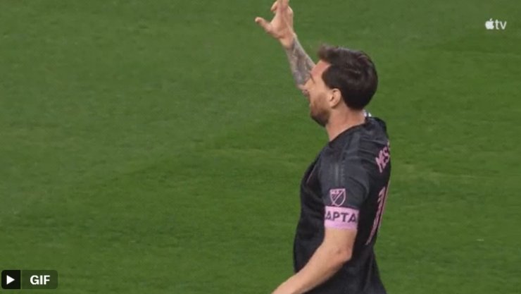 Messi vierde zijn doelpunt tegen de Mexicaanse club op ongebruikelijke wijze