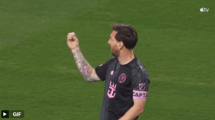 Messi viert doelpunt tegen Mexicaanse club op ongebruikelijke wijze