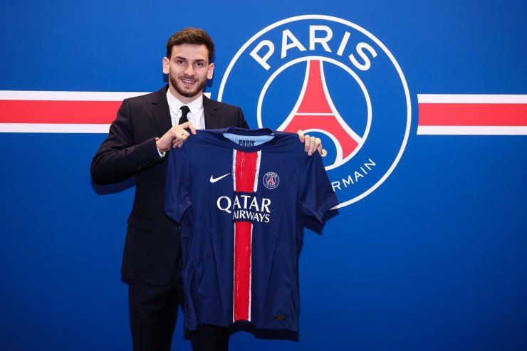 Le PSG a annoncé le transfert de Kvaratskhelia