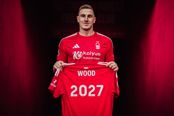 Nottingham a annoncé une prolongation de contrat pour l'attaquant Chris Wood.
