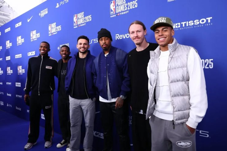 Safonov e outros jogadores do PSG compareceram ao jogo da NBA