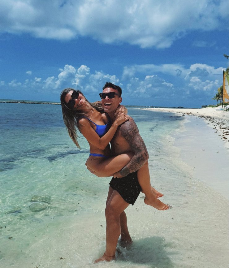 Neymar est né une fille, Ronaldo a conduit Georgina sur un yacht. Comment les joueurs ont passé cette semaine