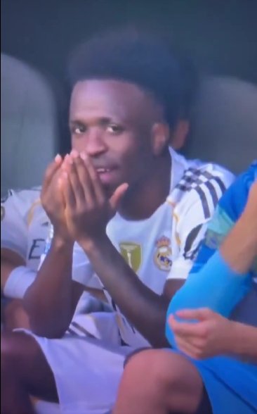 Vinisius a ri après la défaite du Real Madrid du PSG avec un score de 0: 4