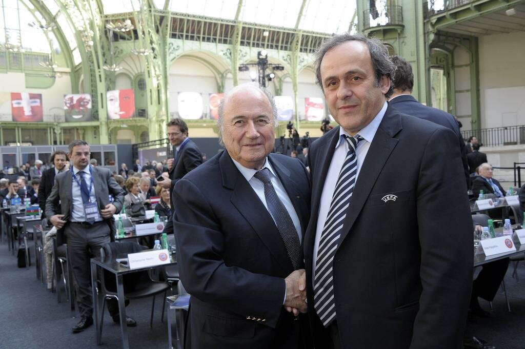 blatter-s-oppose-a-platini-sur-l-arbitrage-video-iconsport_ppp_220311_33_13,31863