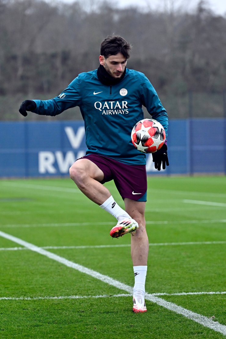Kvaratskhelia a effectué sa première séance d'entraînement au PSG