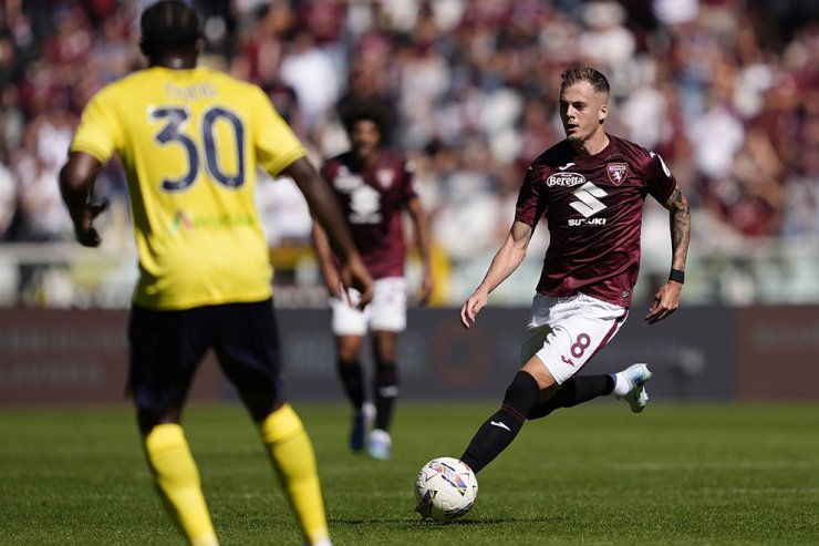 Ivan Ilic lors du match contre la Lazio