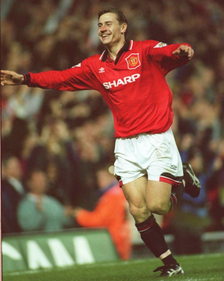 Manchester United a félicité Kanchelskis pour son anniversaire