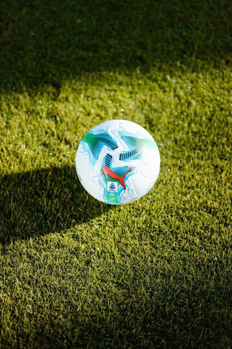 Une nouvelle balle de la série est présentée et la saison suivante