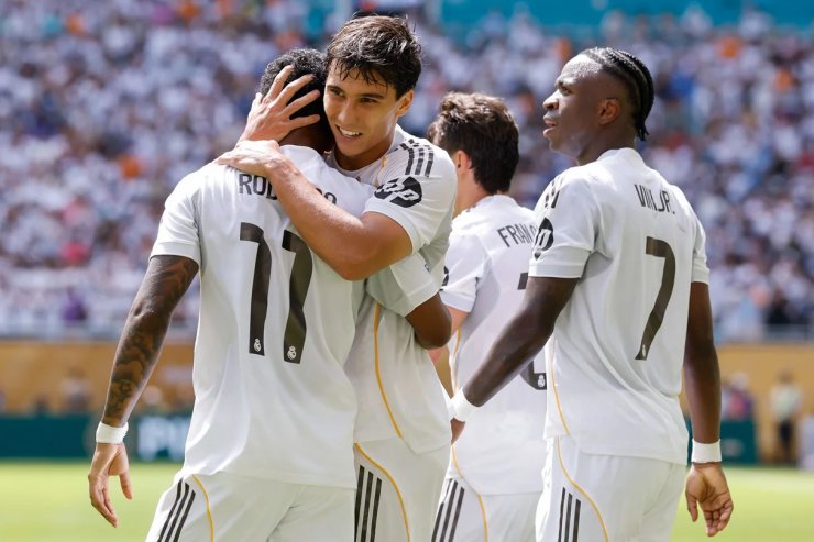 Valverde n'a pas marqué la pénalité, Vinisius a un seul coup sur la cible. Alonso a un faible début dans le Real Madrid