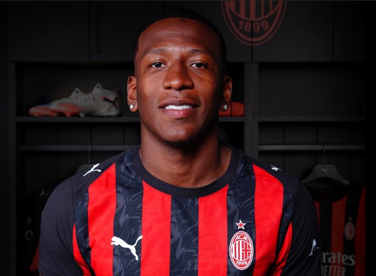 "Milan" a annoncé la transition d'Estepignan à partir de "Brighton"