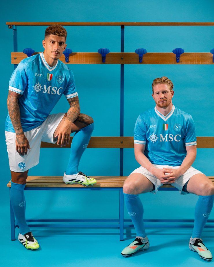 Napoli a montré deux ensembles de forme pour la nouvelle saison